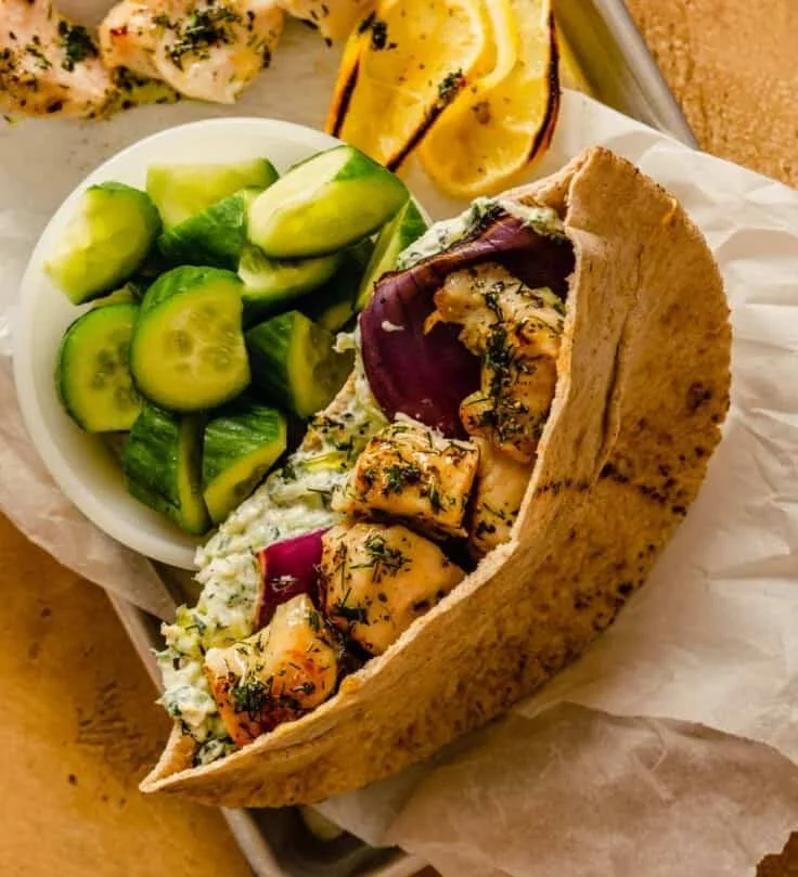 Healthy chicken recipes for easy weeknight meals, featuring vibrant dishes prepared with lean chicken.