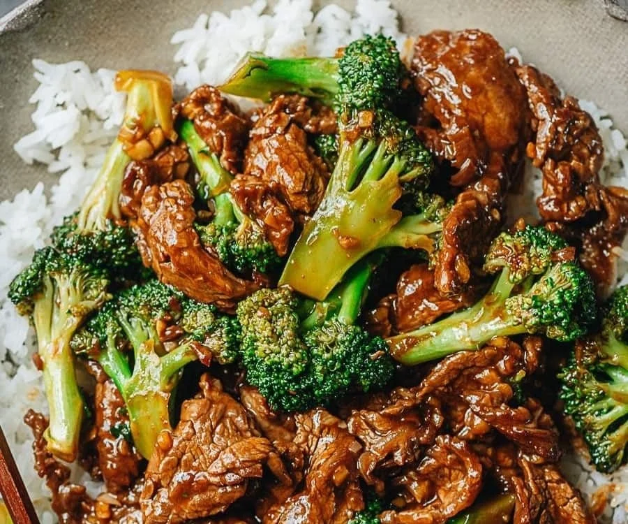 One Pan Chinese Beef and Broccoli with tender beef and fresh broccoli