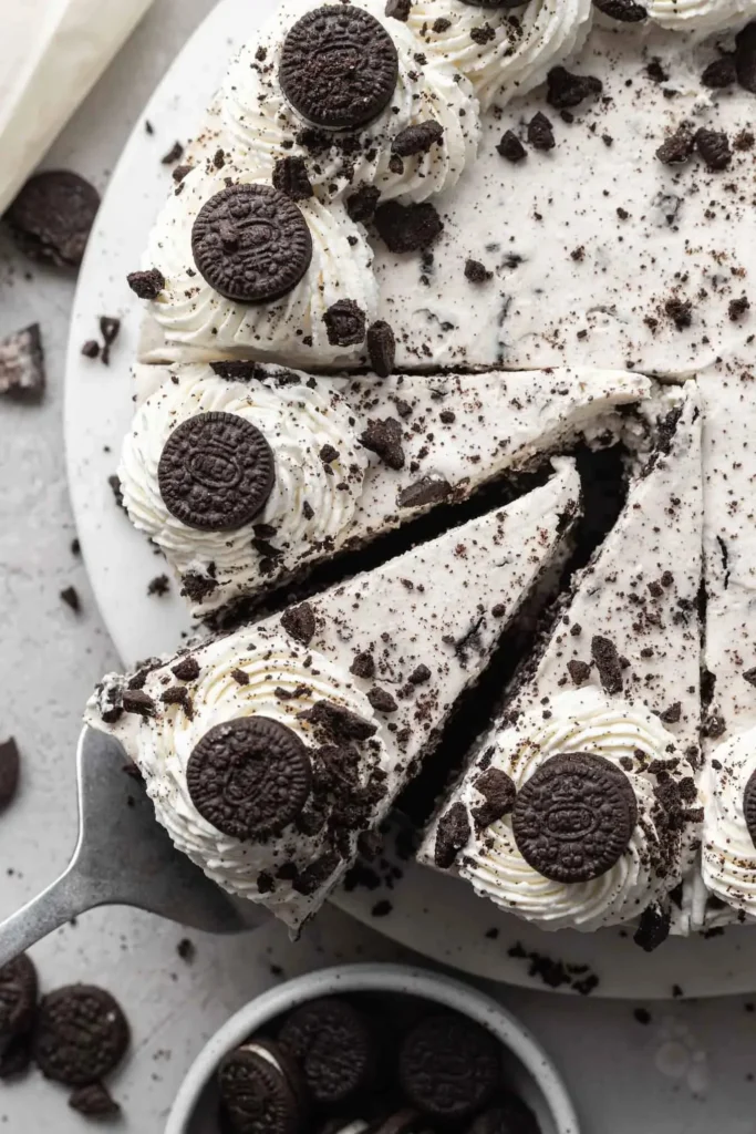 Delicious Easy No-Bake Oreo Cheesecake topped with crushed Oreos