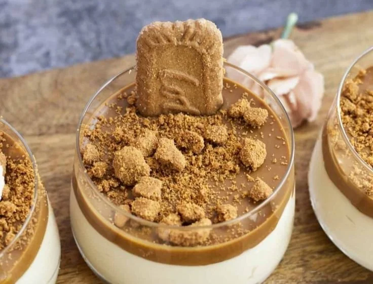 Delicious Biscoff Mousse served in a glass with a sprinkle of cookie crumbs