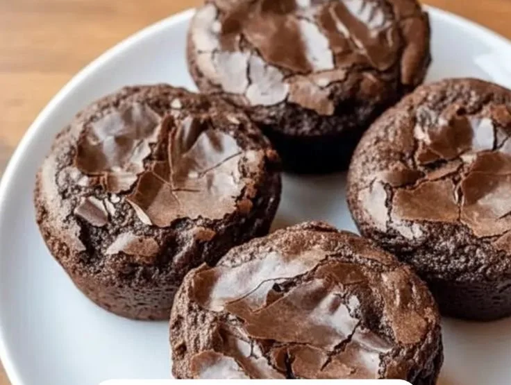 Delicious healthy protein brownie bites packed with nutrients and flavor.