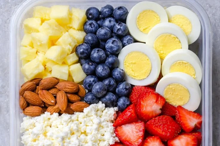 High-protein breakfast boxes packed with nutritious ingredients for a healthy start.
